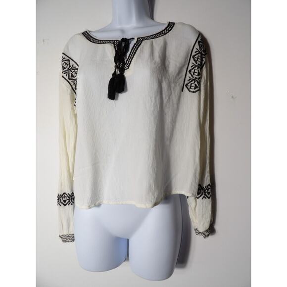 Mudd Tunic Top XS Boho Crinkle Gauzy Embroidered White Tassel Balloon Slv - Picture 3 of 12